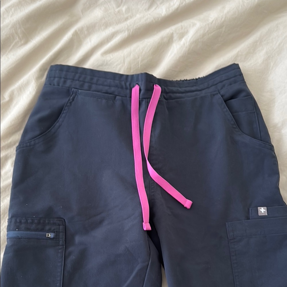 Figs yola skinny scrub pants